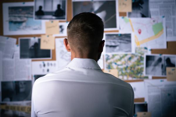 Tracing Missing Relatives: Benefits, Tips and When to Hire a Professional